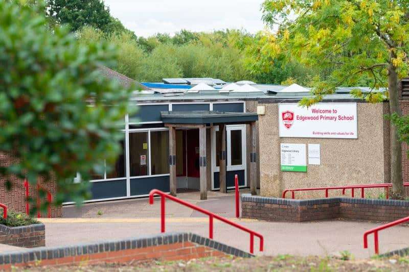 Shows the main reception to Edgewood Primary and Nursery School in Hucknall. The link takes you to a message from the headteacher.